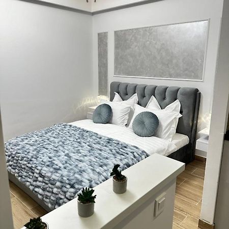 Luxury Studio 7 Roşu Esterno foto